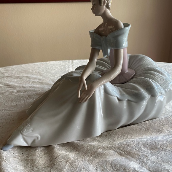 RETIRED NAO by LLADRO - Picture 3 of 8